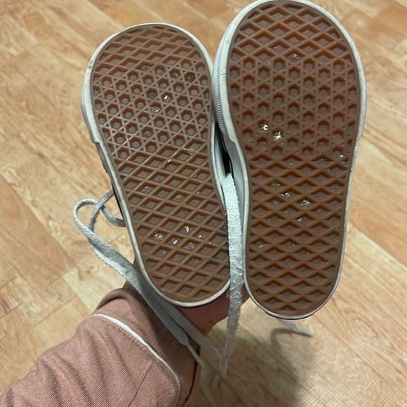 Vans - Picture 3 of 3